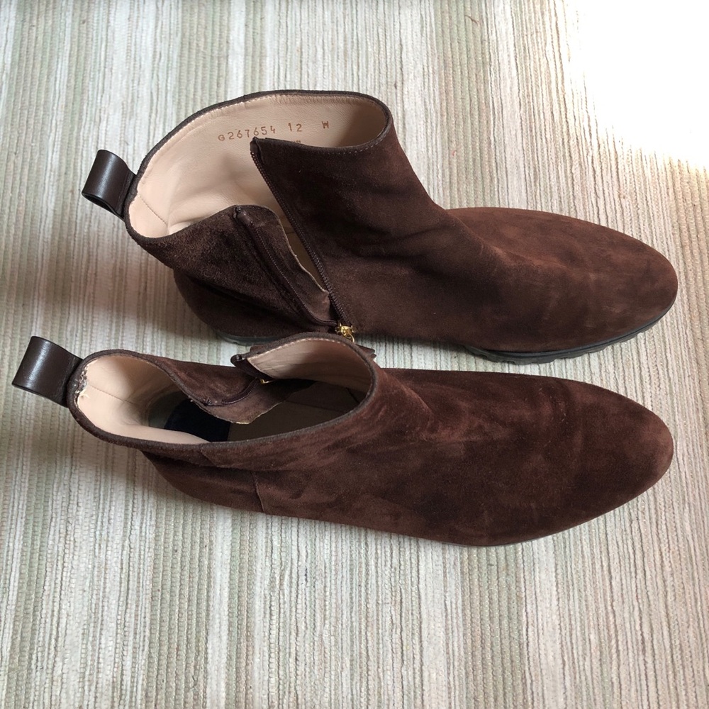 Stuart Weitzman Riley Lug Sole Suede Ankle Boots Side Zip sz 12